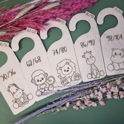 Promo 🤩 HaloBEDRUKT Maathangers – Baby Kledinghanger – Maat 50 Tm 104 – Baby Dieren Jungle 🎉