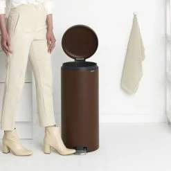 Goedkoopste 🧨 Brabantia NewIcon Prullenbak - 30 L - Mineral Cosy Brown ✔️ -Bosch verkoop 550x412 43