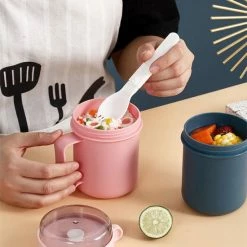 Korting 💯 Bondoo Soepbeker Magnetron Met Hendel - Roze 500ml - Hitte Bestendige Beker - Lunchcontainer - Yoghurt To Go - Soepbeker To Go - Inclusief Lepel/vork 👏 -Bosch verkoop 550x669